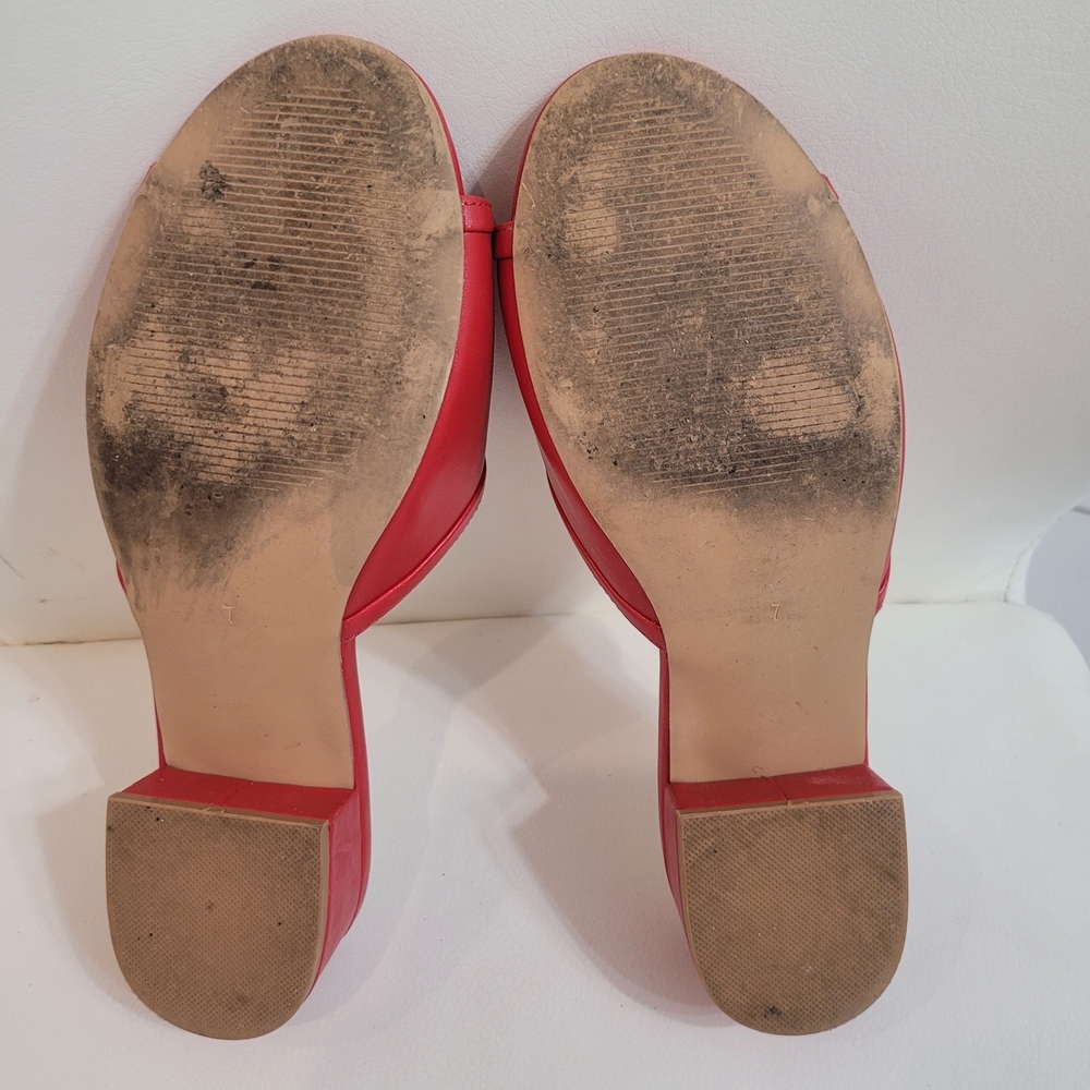 Guess Women's Red Slide Sandals Size 7/38 - Picture 10 of 10
